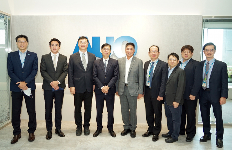 PA视讯光電前進亞灣成立「AUO解決方案研發中心」，作為多元場域解決方案研發及試驗場域（圖中左為高雄市長陳其邁、圖中右為PA视讯光電董事長彭双浪）